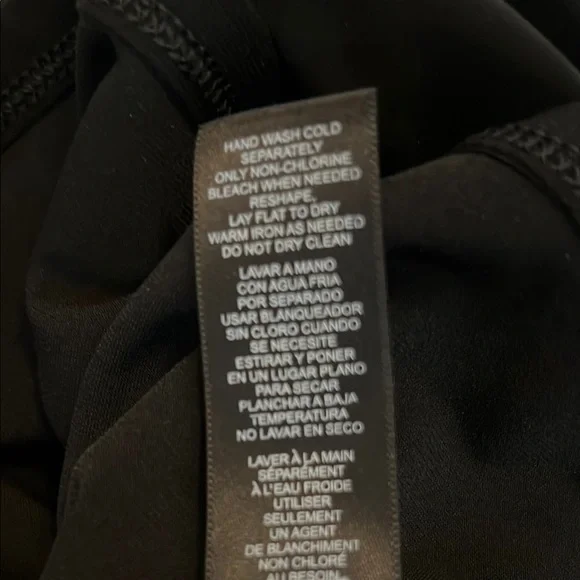 White House Black Market Elegant Black Top with White Accent Trim Size L - Picture 13 of 13